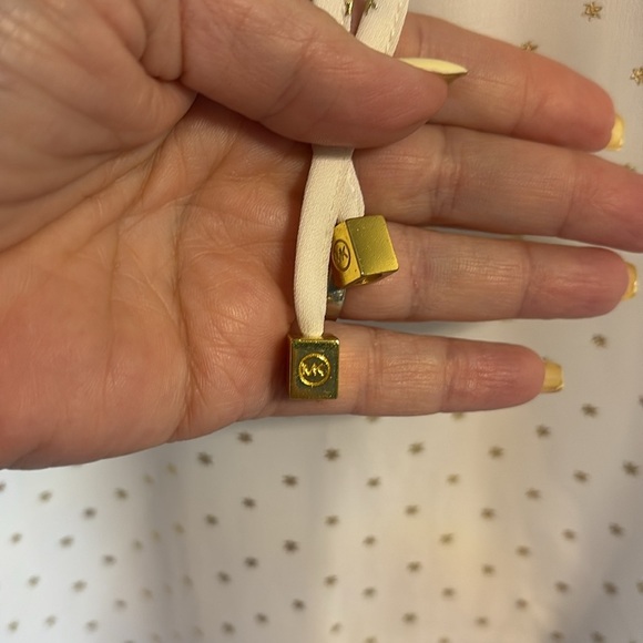 Michael Kors ivory / gold stars ruffke sleeve and shoulders blouse tie neck L - Picture 3 of 12